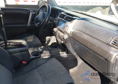 2015 Toyota 4Runner Sr5 from USA, damaged, VIN JTEZU5JR8F5100229